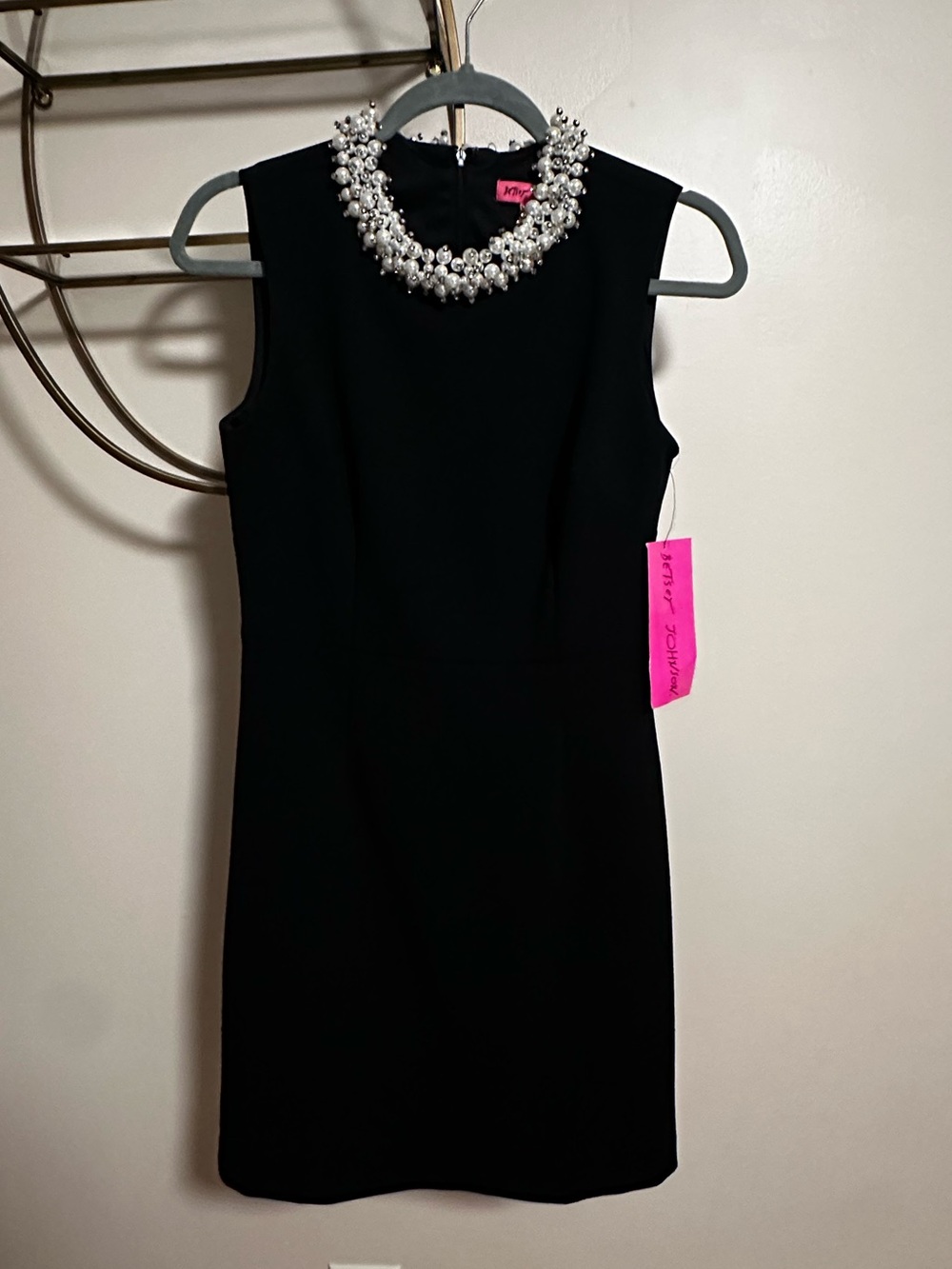 Betsey Johnson Black Sleeveless Jewel-Neck Shift Dress